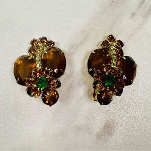 VTG JULIANA Style Colored Rhinestone Gold Tone Clip On Earrings AMBER-GREEN 1.5”
